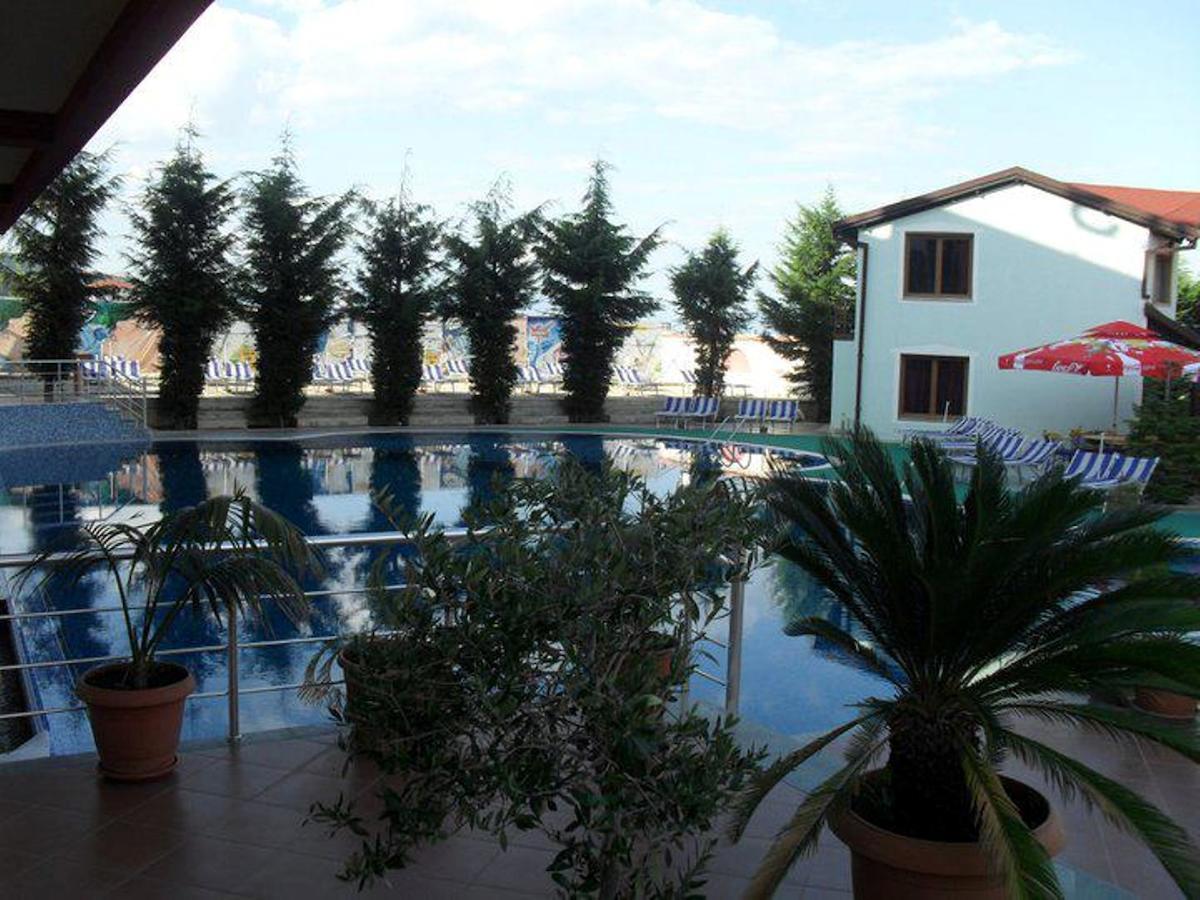Hotel Lyhnidas Udenisht Ngoại thất bức ảnh
