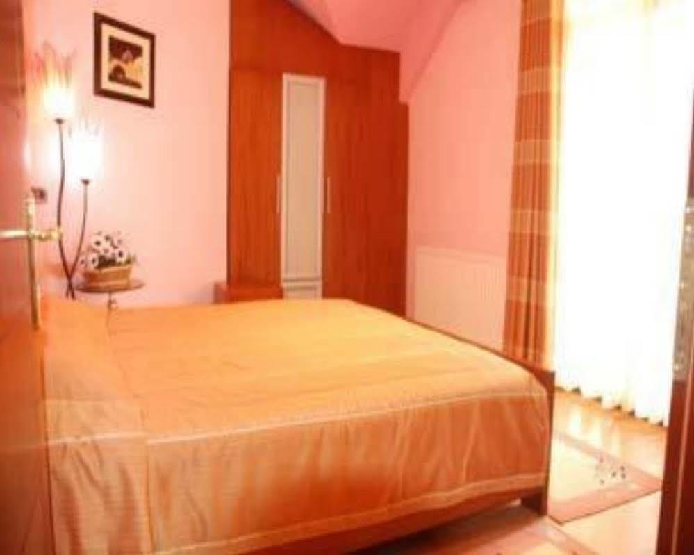 Hotel Lyhnidas Udenisht Ngoại thất bức ảnh